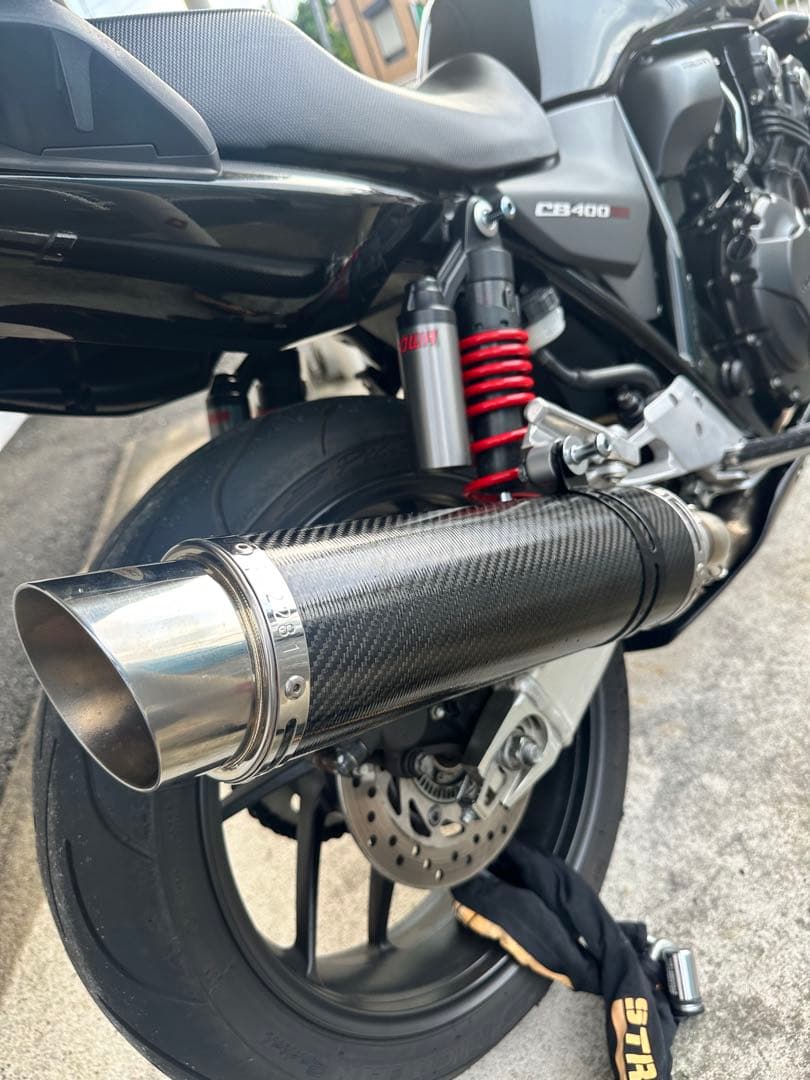 Delkevic カーボンサイレンサー