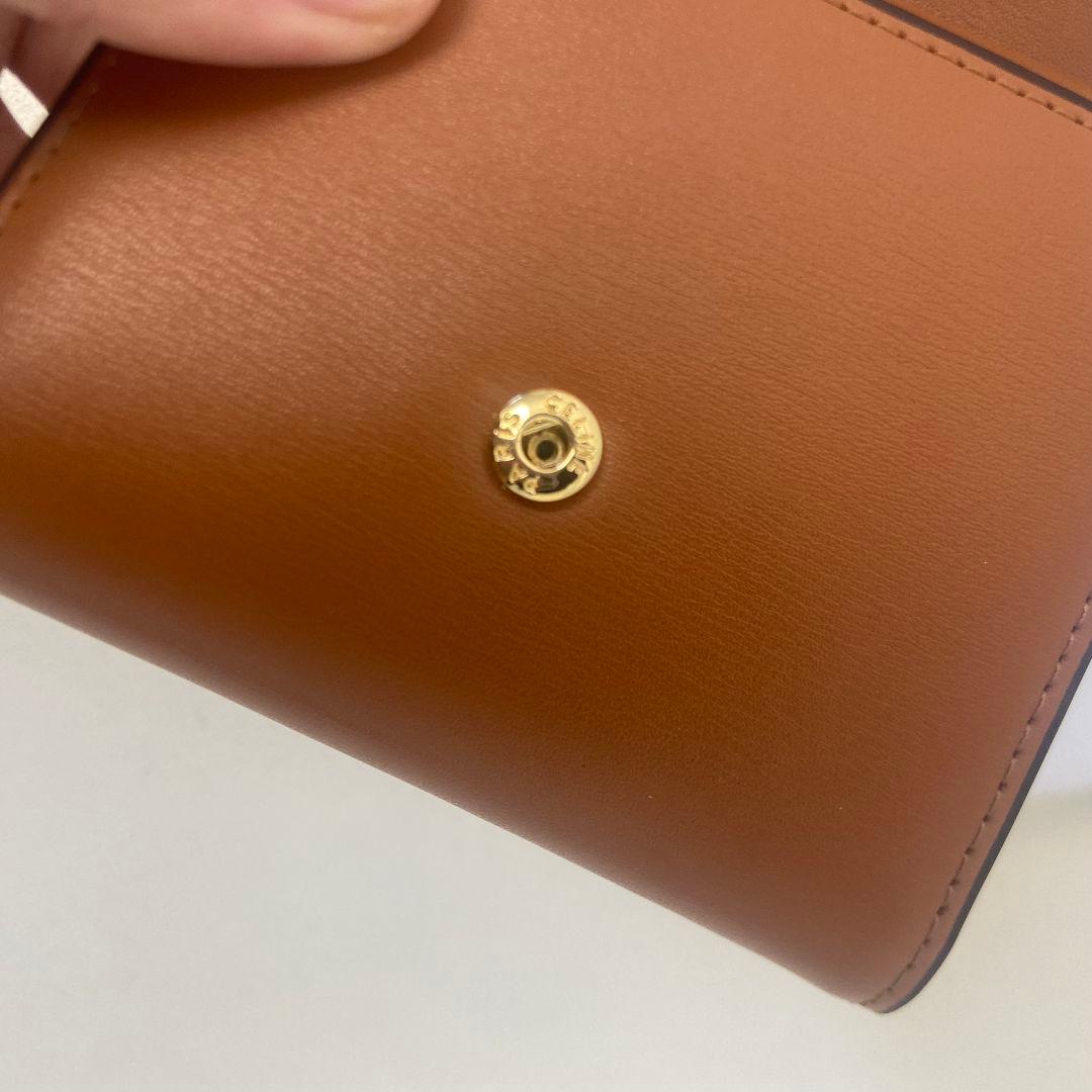 CELINE（セリーヌ） ブラウン レザー 三つ折り財布 カードポケット付き