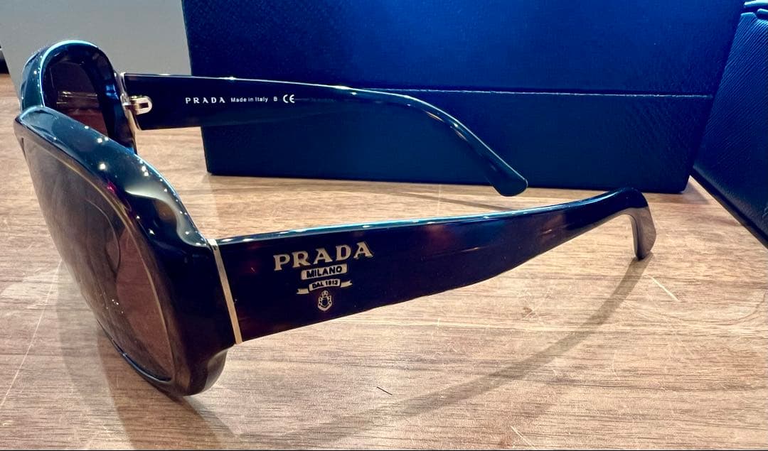 PRADA ブラック サングラス ケース付き