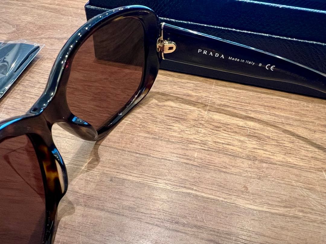 PRADA ブラック サングラス ケース付き