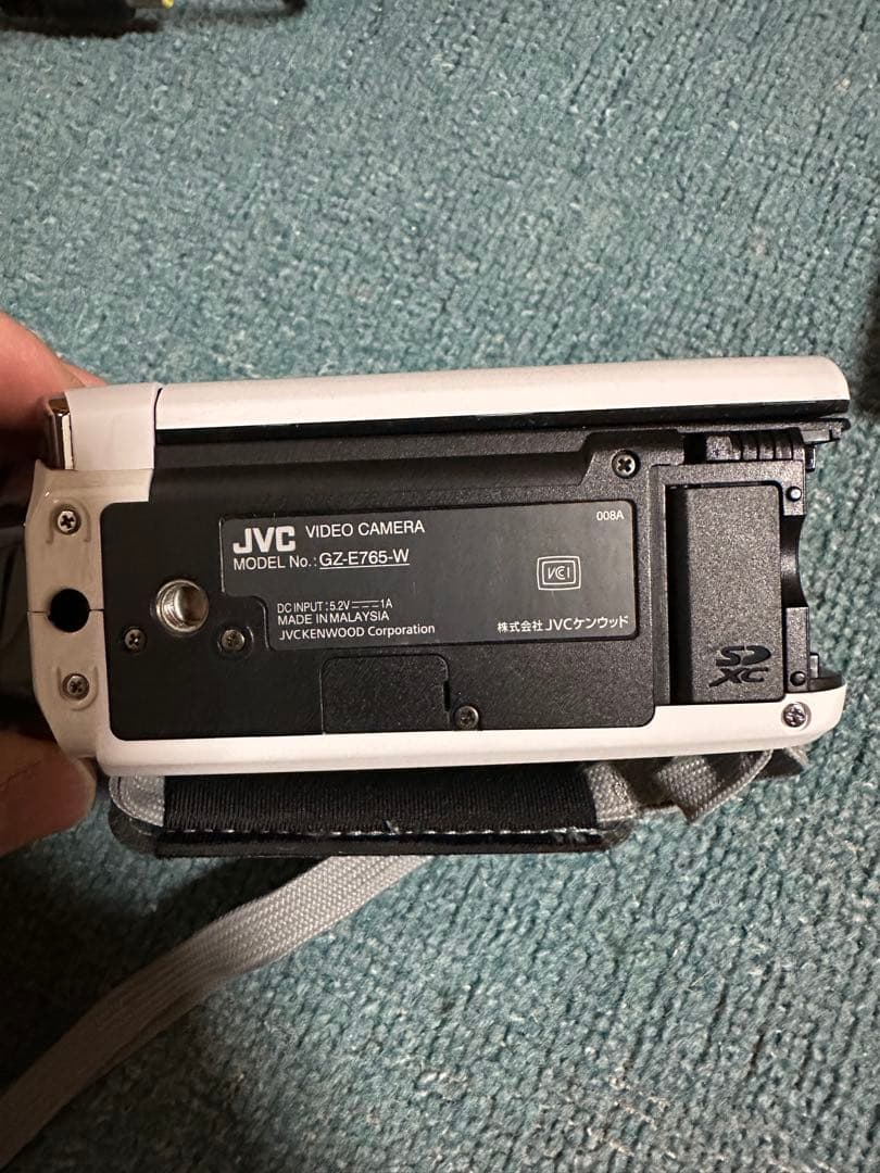 ハリネズミ　JVC　ビデオカメラ　GZ-E765-W Everioエブリオ