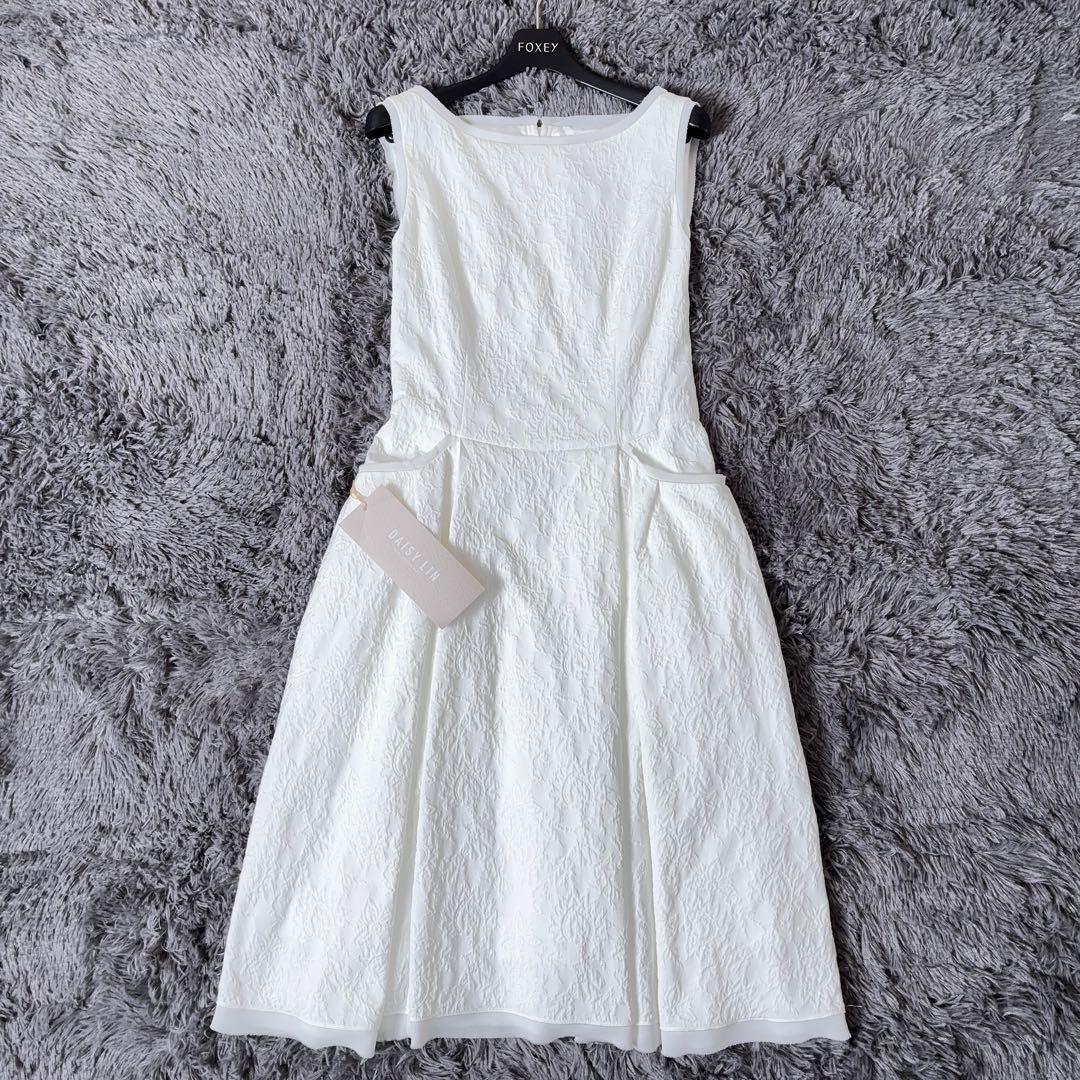新品タグ付✨9.9万 フォクシー ワッフルレディ ジャガード ドレス 38 白