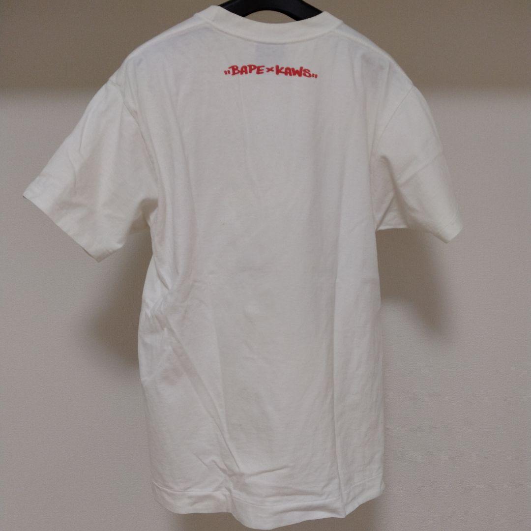 BAPE × KAWS コラボ Tシャツ　Ｍsize
