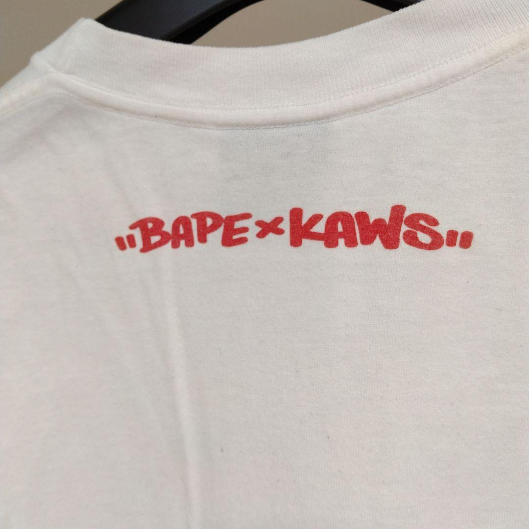 BAPE × KAWS コラボ Tシャツ　Ｍsize