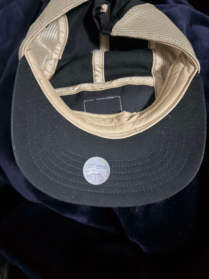 Stussy メッシュキャップ 黒/ベージュ
