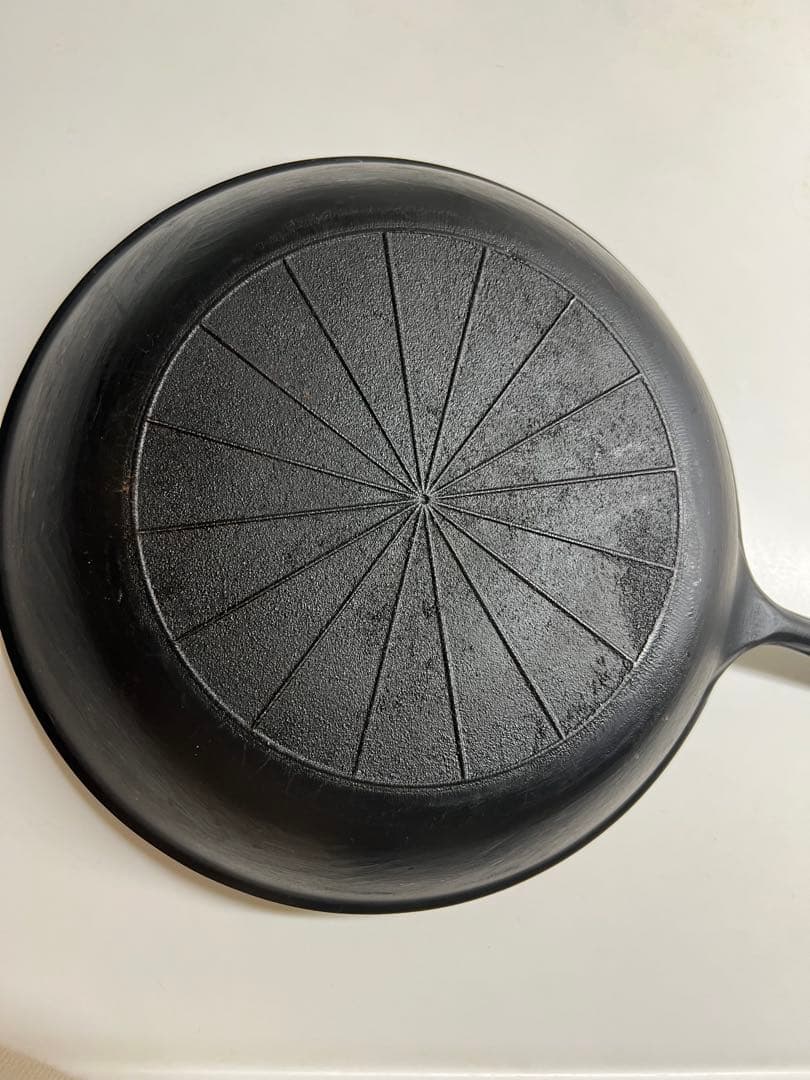 鋳鉄製　魔法のフライパン　28cm