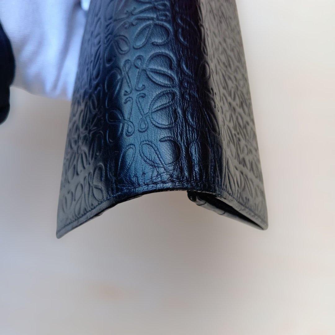 【最終大幅値下げ】LOEWE ロエベ リピート アナグラム　型押 二つ折り財布