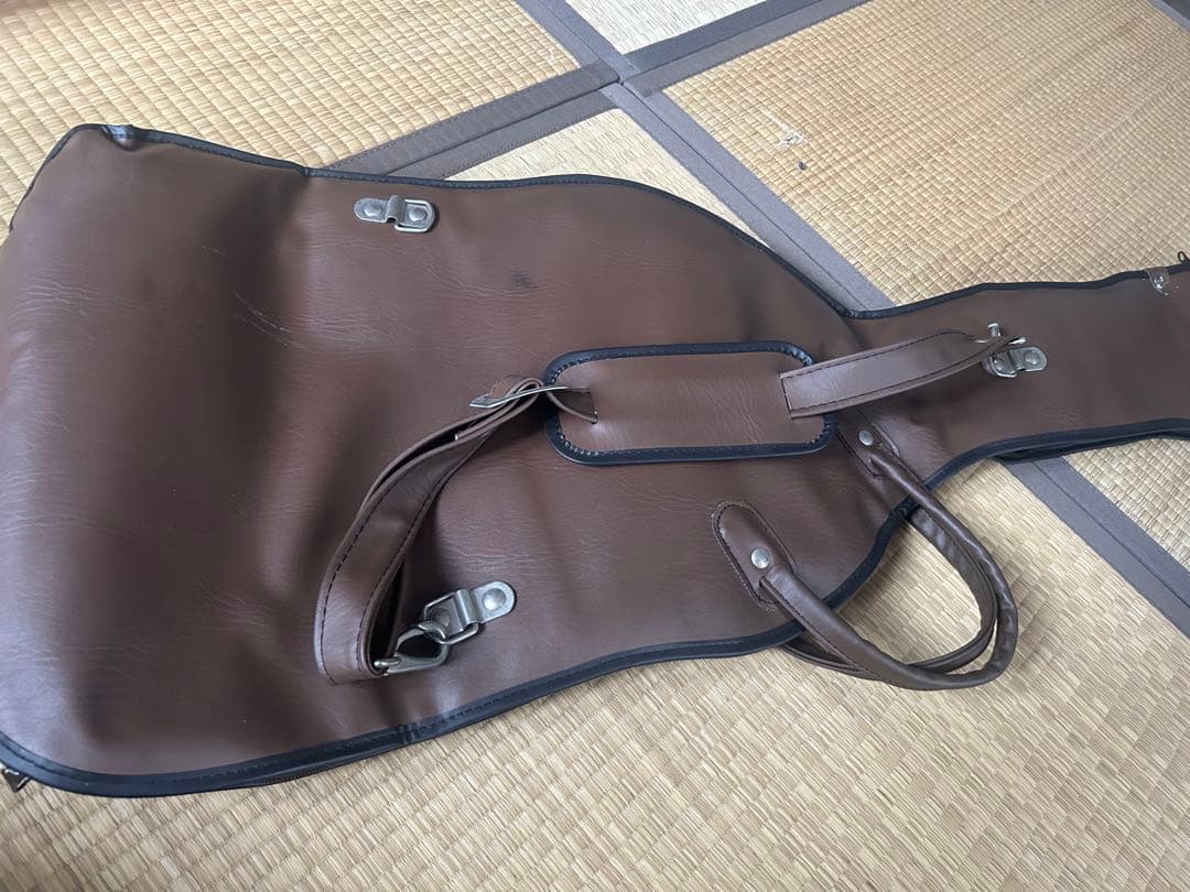 Telecasterタイプ（Fenderギターケース付き）