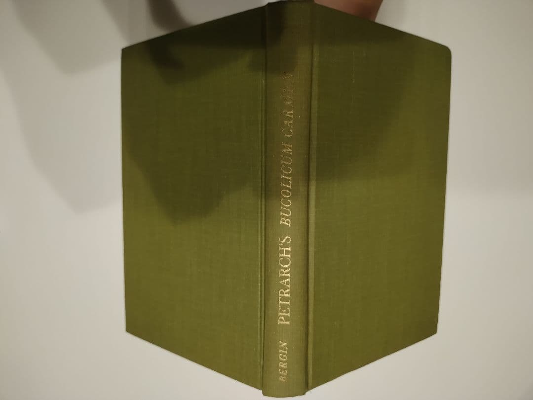 ネット中古で1万5千円弱する洋書(BUCOLICUM CARMEN)