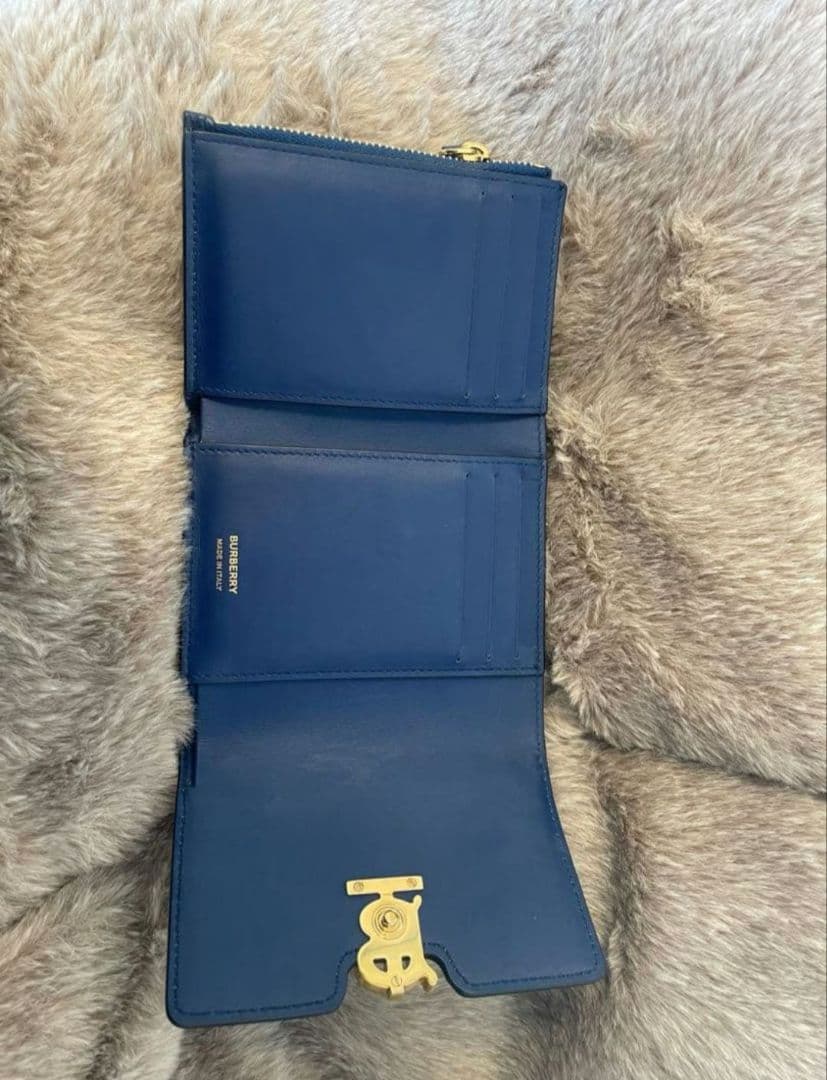 わ*中様 美品　BURBERRY　グレイニーレザー TBウォレット　１週間の使用