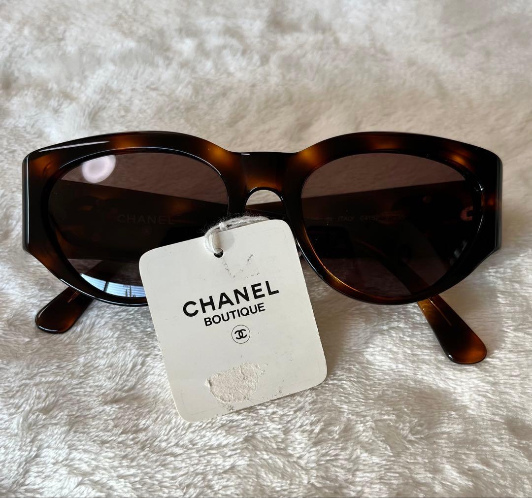 CHANEL べっ甲柄 サイドココマーク サングラス（ケース付き）