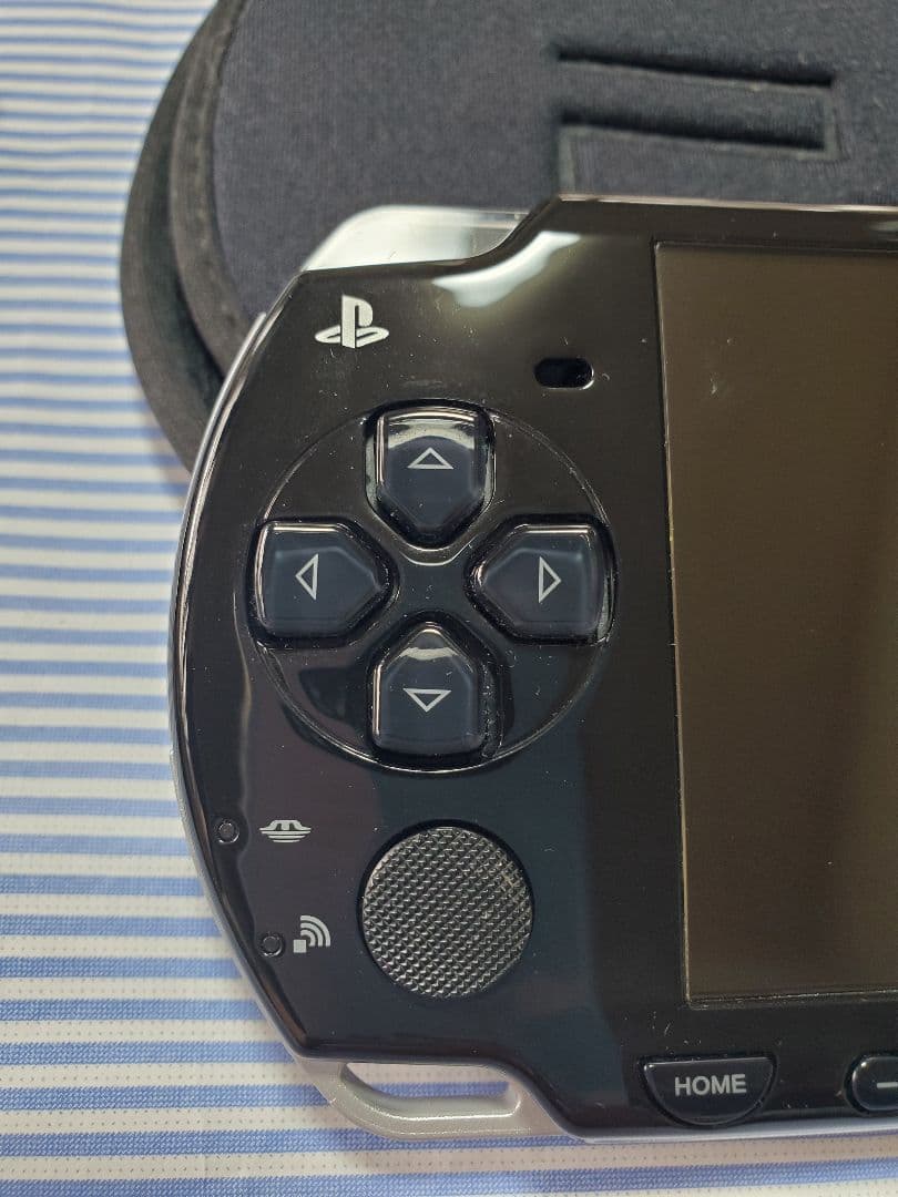 PSP-2000本体　ソフト2つセット
