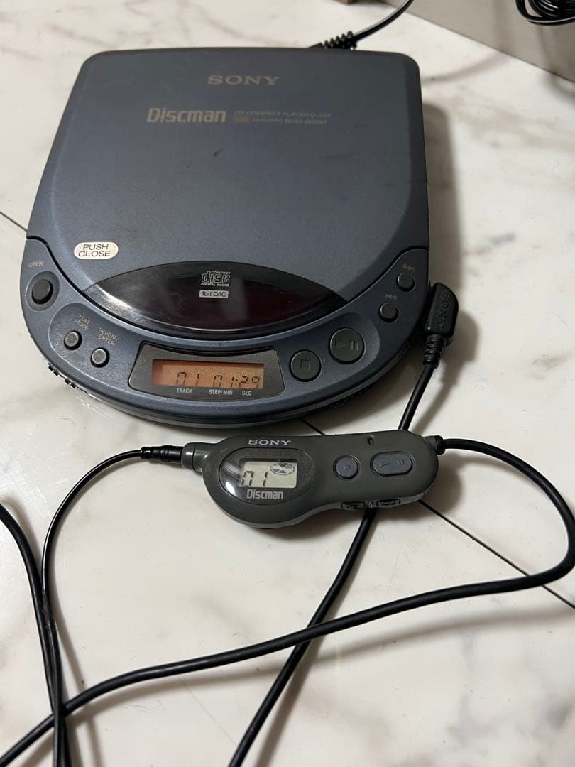 動作確認済SONY CDウォークマン D-223Discman CDプレーヤー