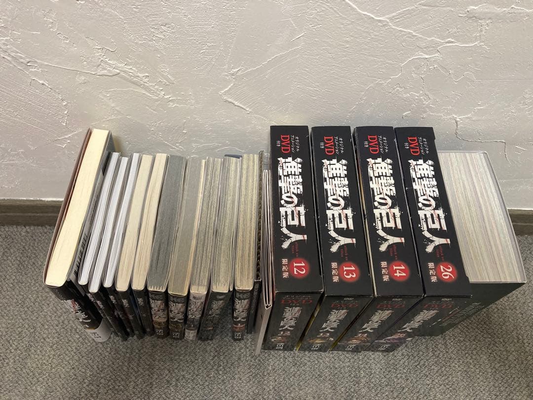 【全巻セット】進撃の巨人 全34巻(特装版あり)＋DVDなど限定特典＋関連書籍