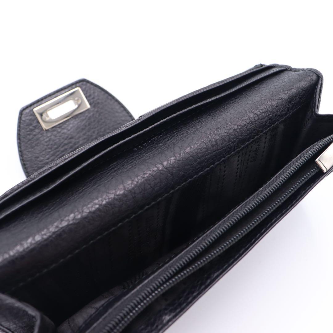 Salvatore Ferragamo フェラガモ　二つ折り財布　長財布　黒