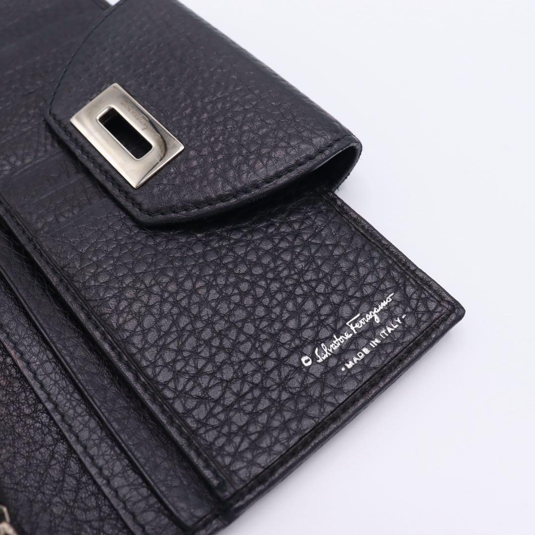Salvatore Ferragamo フェラガモ　二つ折り財布　長財布　黒