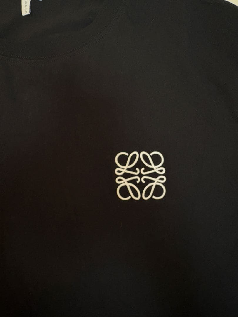 LOEWE ブラック ロゴ刺繍 Tシャツ
