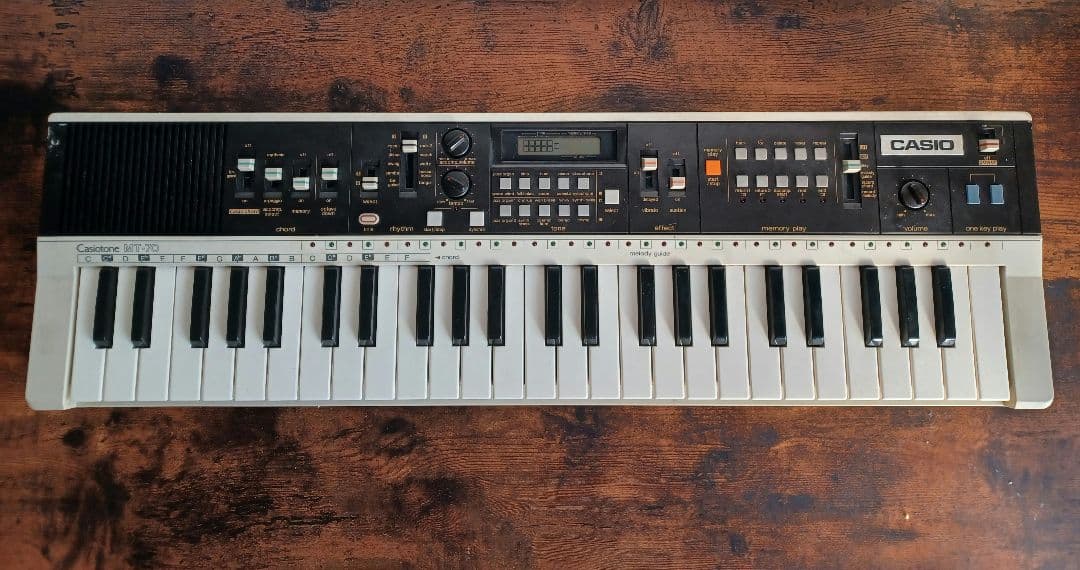 CASIO Casiotone MT-70 シンセサイザー　カシオ　キーボード