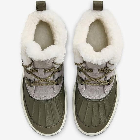 【新品未使用】 Nike ウィメンズ ウッドサイド チャッカ２（25.5）