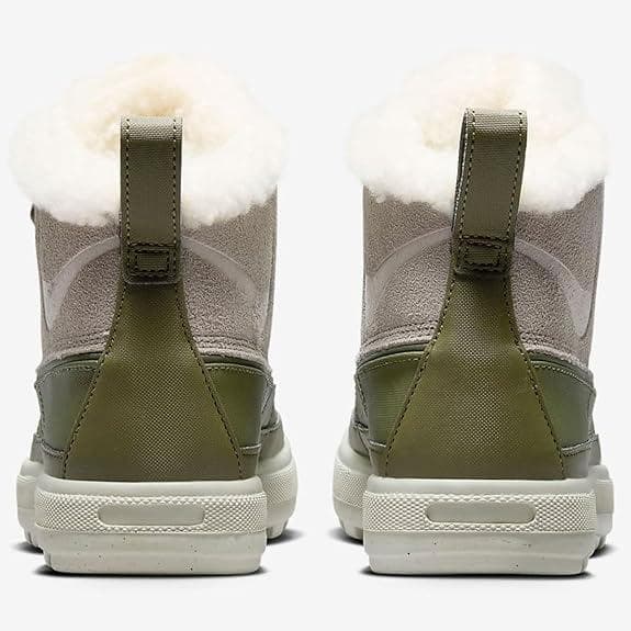 【新品未使用】 Nike ウィメンズ ウッドサイド チャッカ２（25.5）