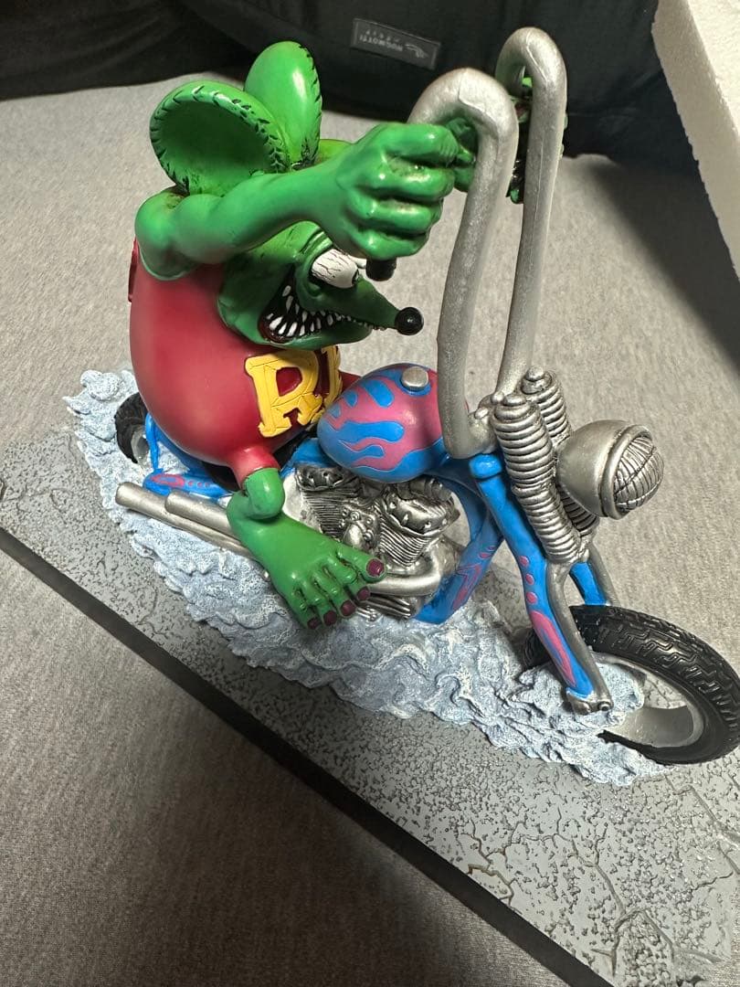 RAT FINK バイク フィギュア