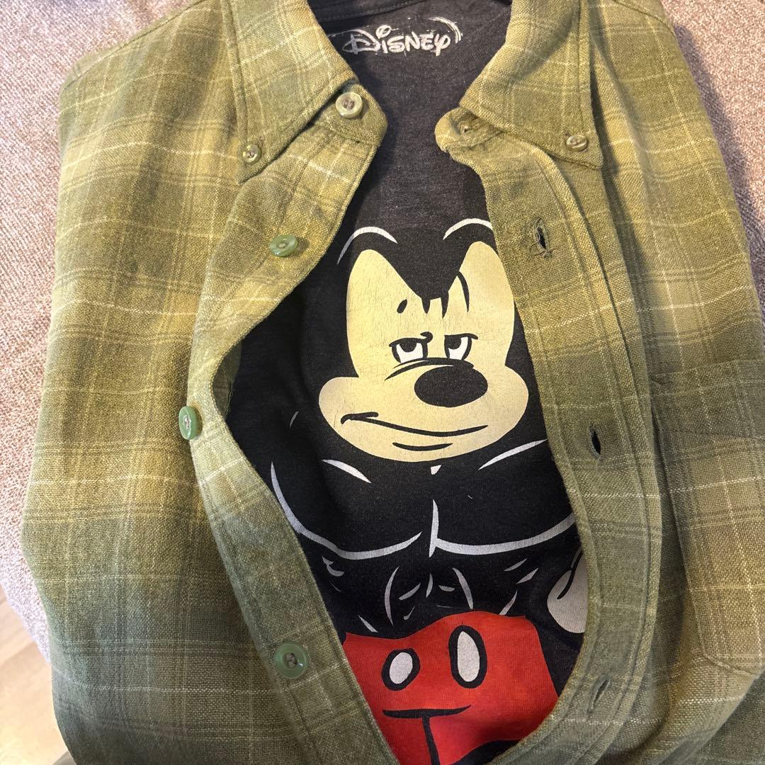 Disney ミッキーマウス Tシャツ Lサイズ　US古着　マッチョ