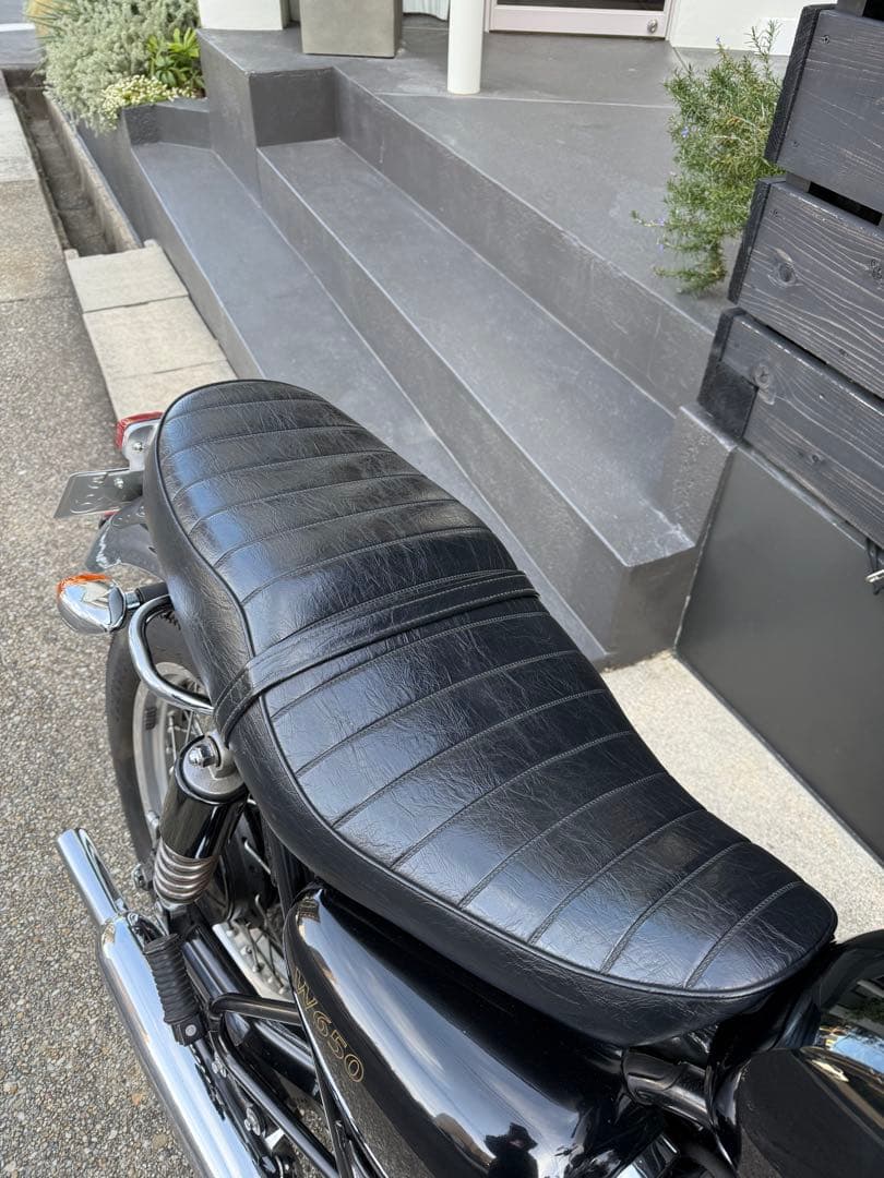 カワサキ W650 カスタムシート 黒 合成皮革