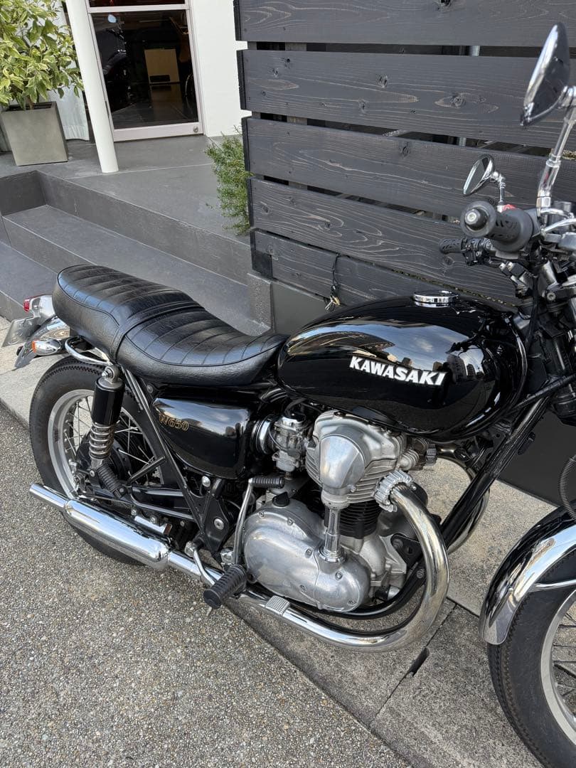 カワサキ W650 カスタムシート 黒 合成皮革